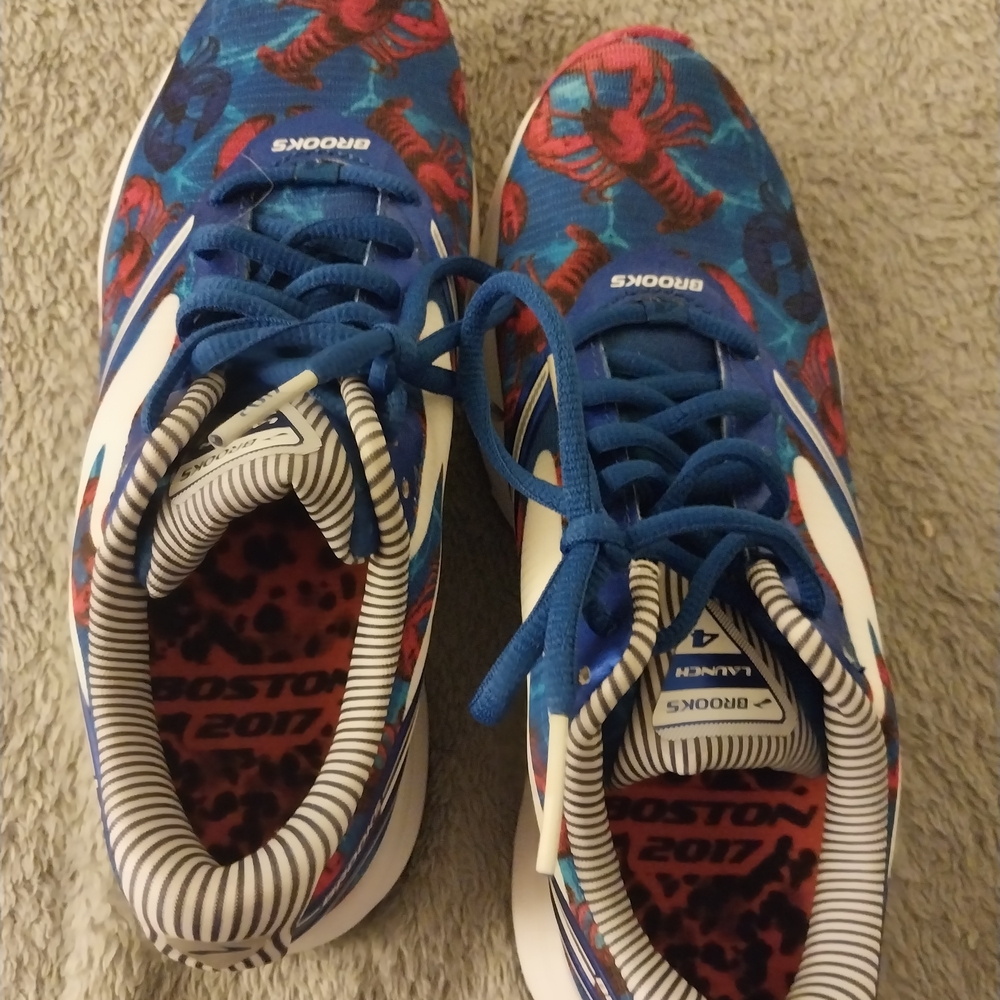 Brooks Running Shoes with Red Lobster Print - Blue - Picture 5 of 5